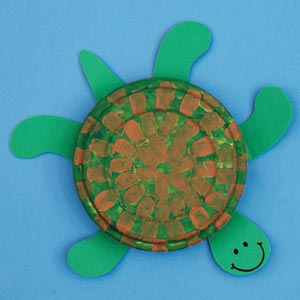 Морская черепаха из бумажных тарелочек